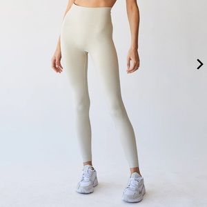 Set Active Leggings in Oatmilk